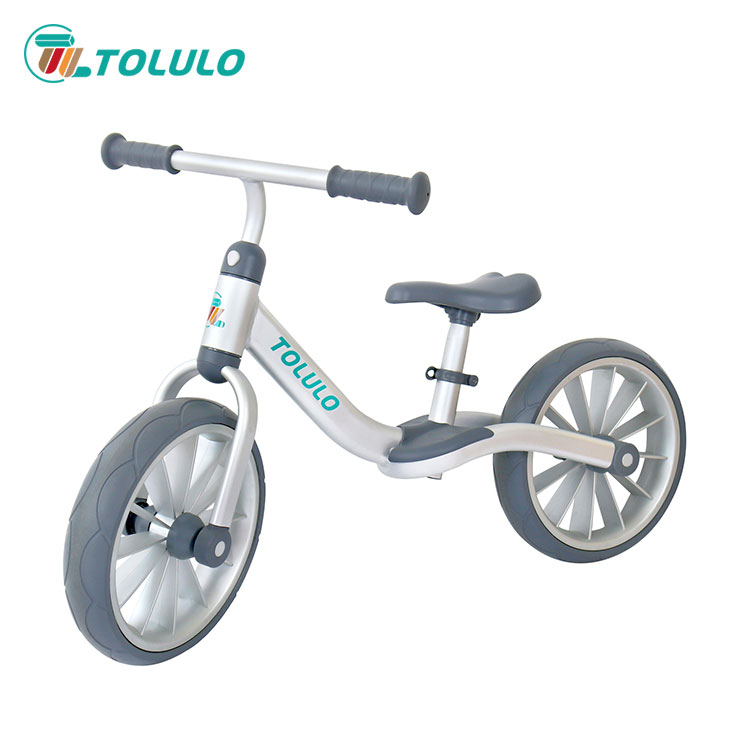 12 tommer balancecykel